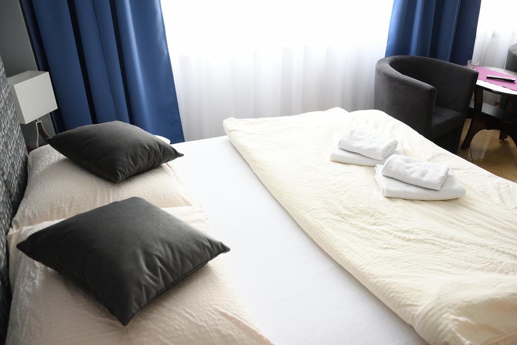 Hotel Elda 2 ビィドゴシュチュ エクステリア 写真